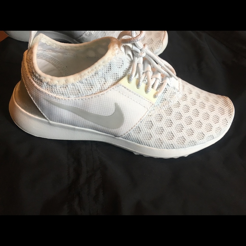 Nike/white/size 5.5